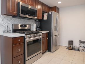 14527 Plummer 202, Panorama City (los Angeles) CA 91402