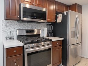 14527 Plummer 202, Panorama City (los Angeles) CA 91402