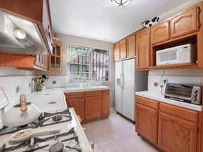3654 7th Avenue, Los Angeles CA 90018