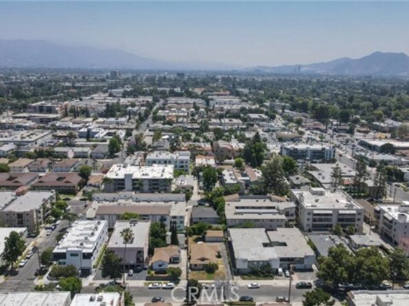 5238 Hermitage, Valley Village CA 91607