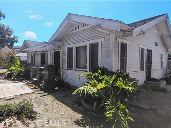 1522 W 19 Street, Long Beach CA 90810
