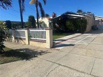 3511 W 111th