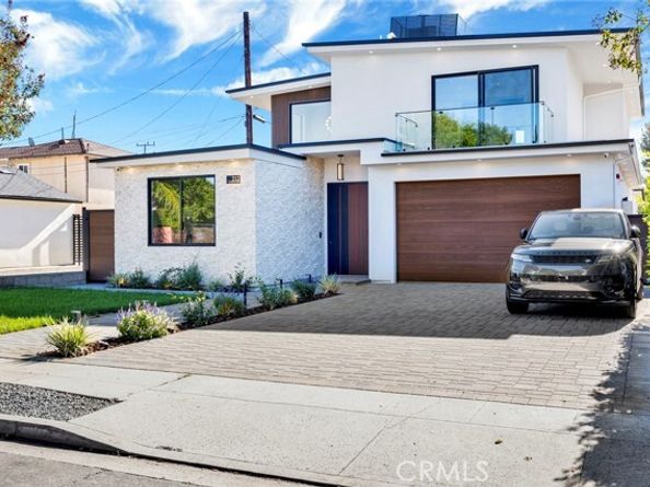 212 W Santa Anita, Burbank CA 91502