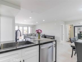 20235 Keswick Street 212, Winnetka (los Angeles) CA 91306