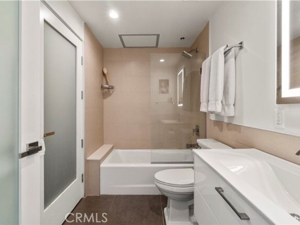 939 S Broadway 1001, Los Angeles CA 90015