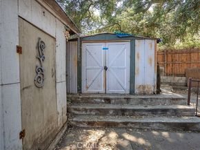 8618 La Tuna Canyon Road, Sun Valley (los Angeles) CA 91352