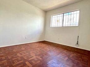 14 Camelback Avenue, Carson CA 90745