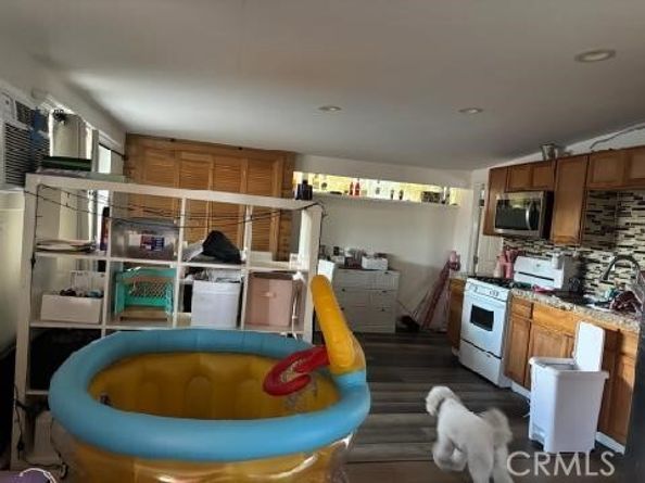 12966 Crowley, Arleta (los Angeles) CA 91331