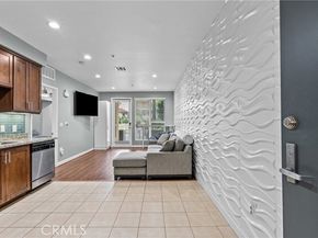 21301 Erwin Street 226, Woodland Hills (los Angeles) CA 91367