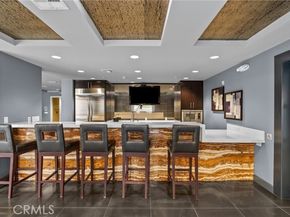 21301 Erwin Street 226, Woodland Hills (los Angeles) CA 91367