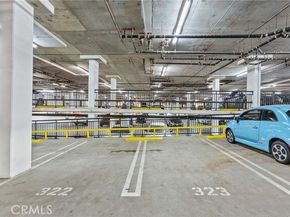 21301 Erwin Street 226, Woodland Hills (los Angeles) CA 91367