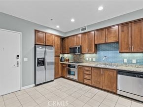 21301 Erwin Street 226, Woodland Hills (los Angeles) CA 91367