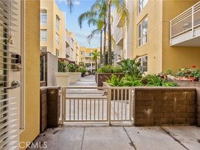 21301 Erwin Street 226, Woodland Hills (los Angeles) CA 91367