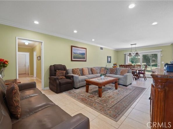 9560 Shoshone Avenue, Northridge (los Angeles) CA 91325