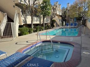 19400 Wyandotte 16, Reseda (los Angeles) CA 91335