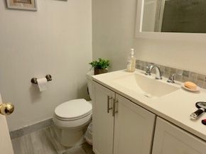 19400 Wyandotte 16, Reseda (los Angeles) CA 91335