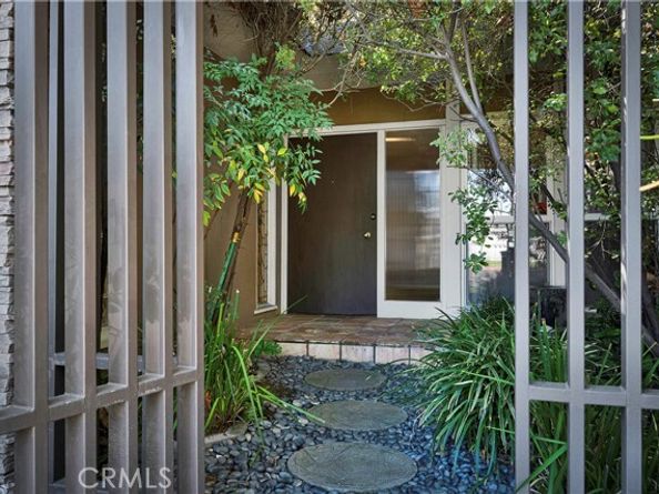 6119 Mary Ellen, Los Angeles CA 91401