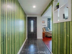 9419 Haskell Avenue, North Hills (los Angeles) CA 91343