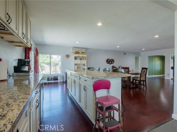 9419 Haskell Avenue, North Hills (los Angeles) CA 91343