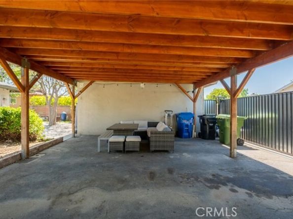 9419 Haskell Avenue, North Hills (los Angeles) CA 91343