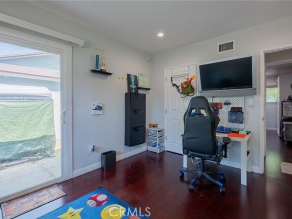 9419 Haskell Avenue, North Hills (los Angeles) CA 91343