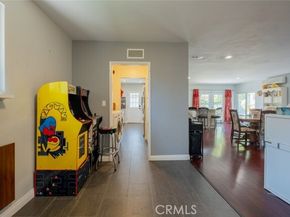 9419 Haskell Avenue, North Hills (los Angeles) CA 91343
