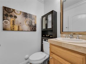 7132 Farralone Avenue 203, Canoga Park (los Angeles) CA 91303