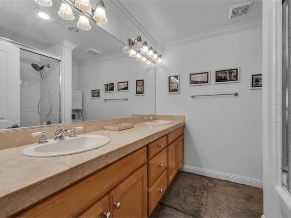 7132 Farralone Avenue 203, Canoga Park (los Angeles) CA 91303