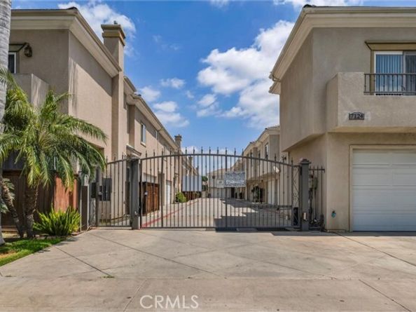 7132 Farralone Avenue 203, Canoga Park (los Angeles) CA 91303