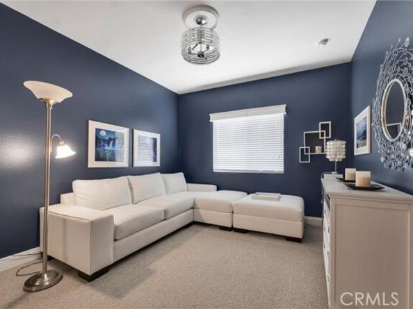 7132 Farralone Avenue 203, Canoga Park (los Angeles) CA 91303