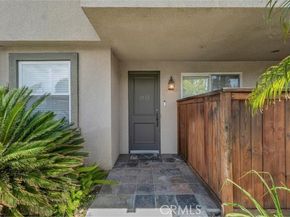 7132 Farralone Avenue 203, Canoga Park (los Angeles) CA 91303