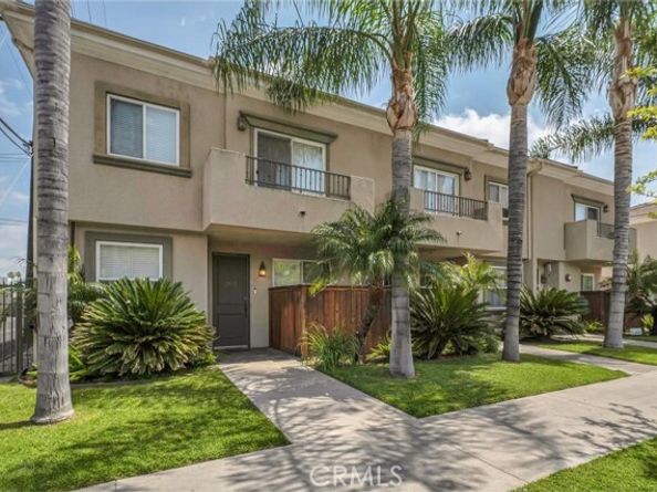 7132 Farralone Avenue 203, Canoga Park (los Angeles) CA 91303