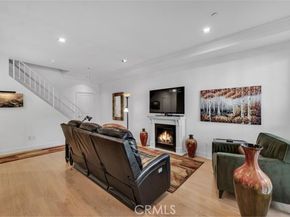 7132 Farralone Avenue 203, Canoga Park (los Angeles) CA 91303