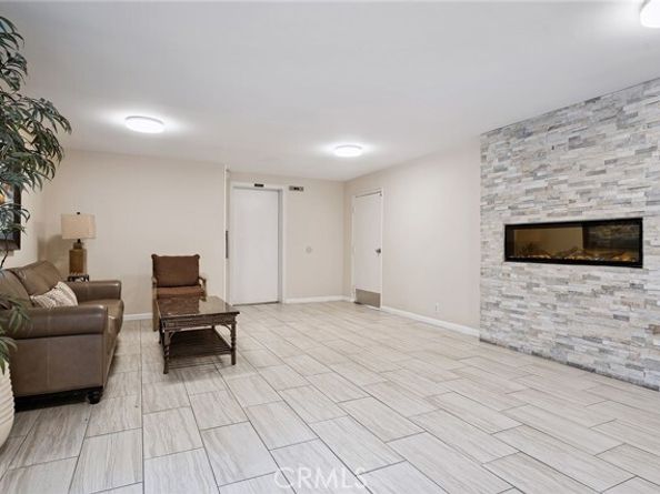 5416 Zelzah Avenue 202, Encino (los Angeles) CA 91316