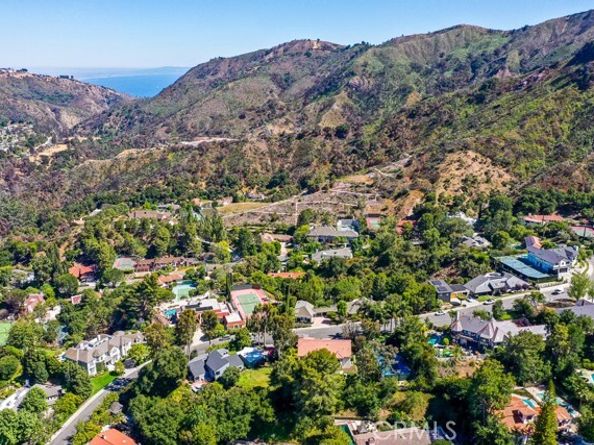 17636 Camino De Yatasto, Pacific Palisades (los Angeles) CA 90272