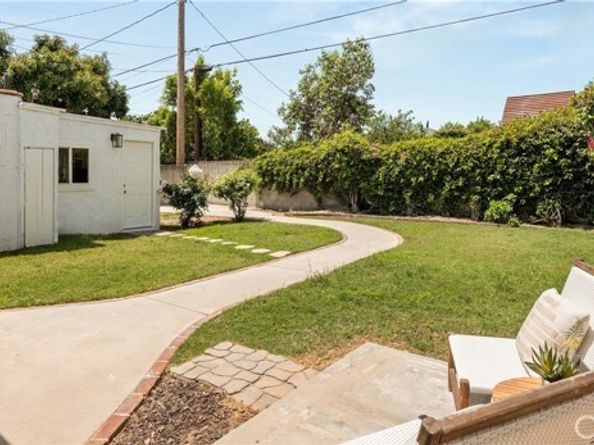 933 N Lincoln Street, Burbank CA 91506