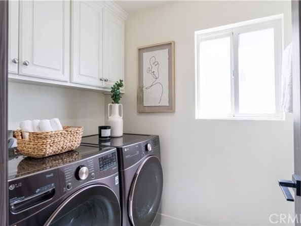 14715 Archwood Street, Van Nuys (los Angeles) CA 91405