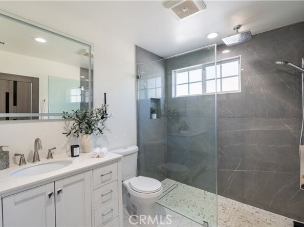 14715 Archwood Street, Van Nuys (los Angeles) CA 91405