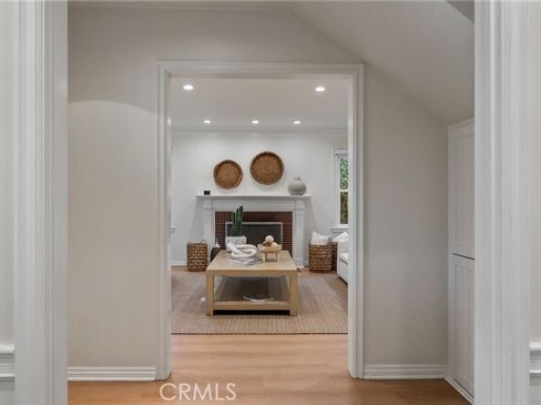 12139 Hollyglen Place, Studio City (los Angeles) CA 91604