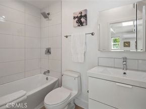 12139 Hollyglen Place, Studio City (los Angeles) CA 91604