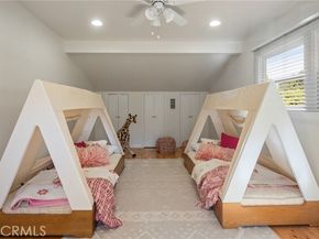 12139 Hollyglen Place, Studio City (los Angeles) CA 91604