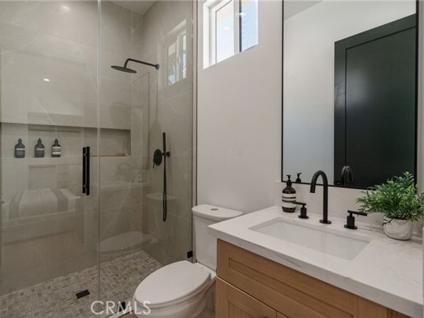5817 Cantaloupe Avenue, Los Angeles CA 91401