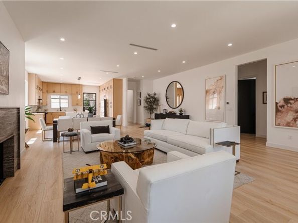 5817 Cantaloupe Avenue, Los Angeles CA 91401