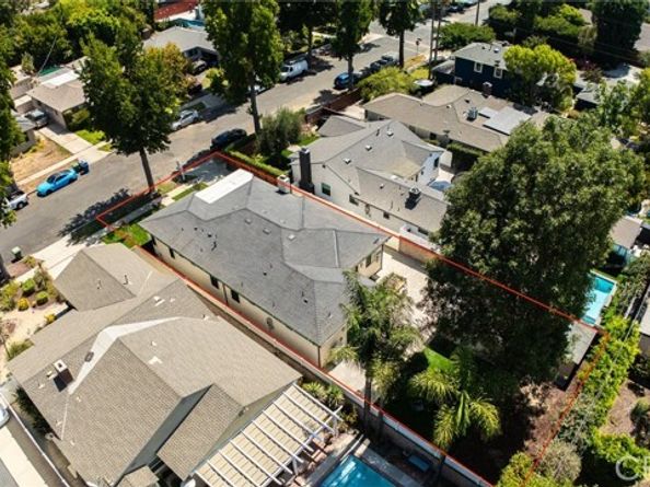 5817 Cantaloupe Avenue, Los Angeles CA 91401