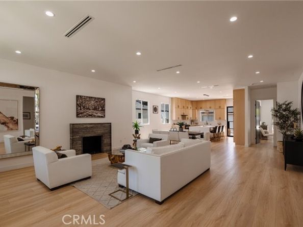 5817 Cantaloupe Avenue, Los Angeles CA 91401