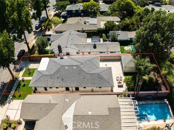 5817 Cantaloupe Avenue, Los Angeles CA 91401