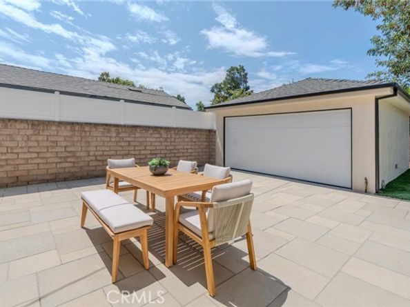 5817 Cantaloupe Avenue, Los Angeles CA 91401