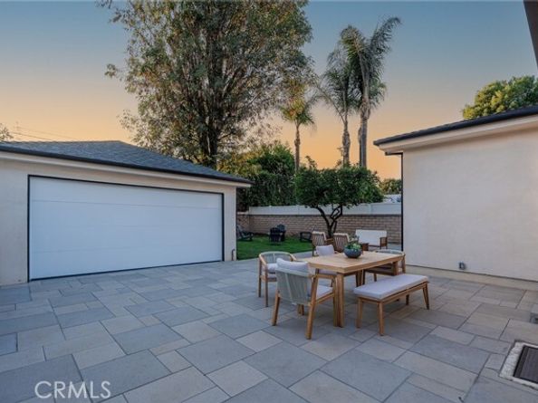 5817 Cantaloupe Avenue, Los Angeles CA 91401
