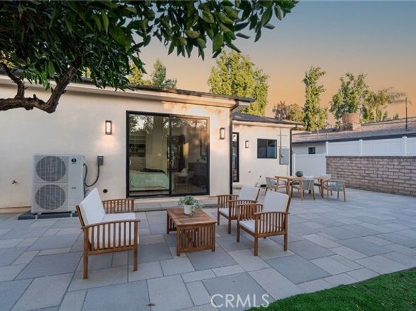 5817 Cantaloupe Avenue, Los Angeles CA 91401
