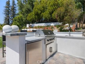 5100 Orrville Avenue, Woodland Hills (los Angeles) CA 91367